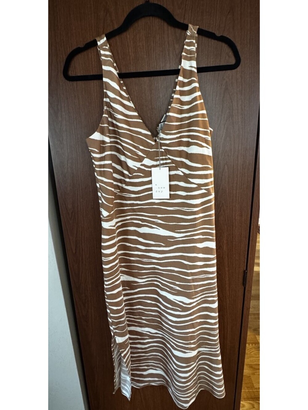 A New Day NWT Zebra Print Midi Dress Brown White V Neck Sleeveless Medium